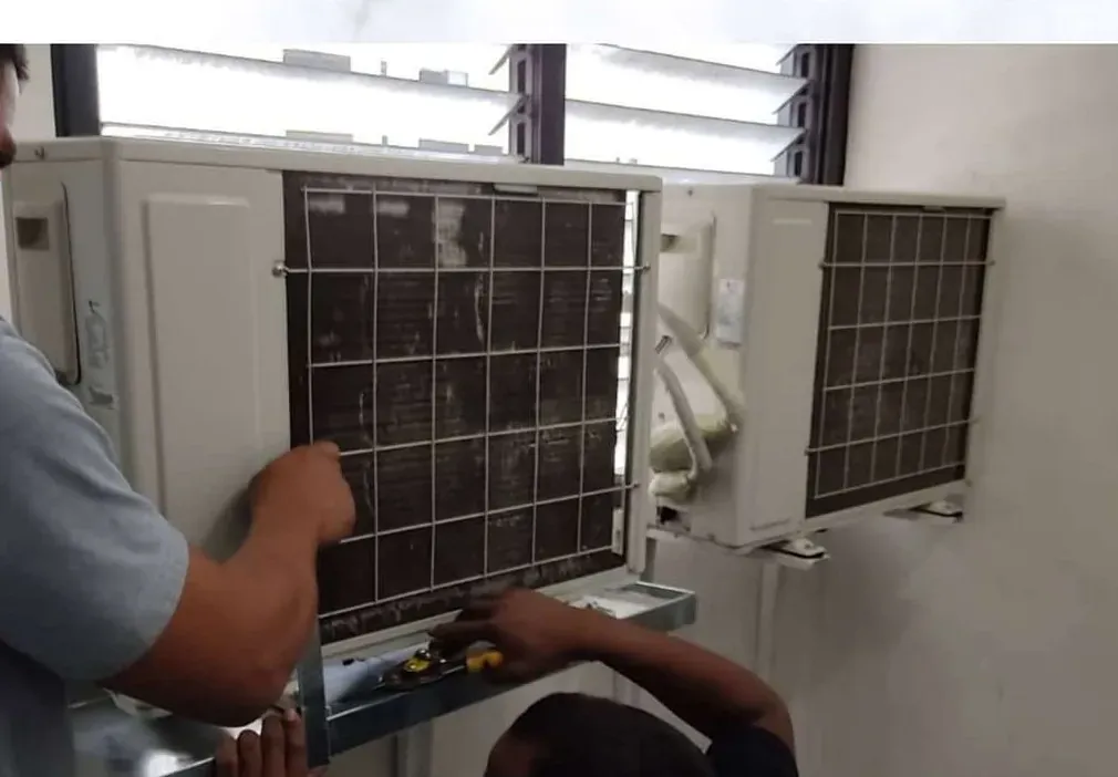 Bandejas recolectoras de condensado fabricadas e instaladas por Fondach